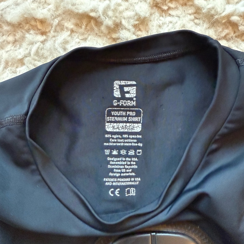 Set of 2 G-Form brand baseball chest protection undershirts. Youth size XL. - Picture 3 of 5